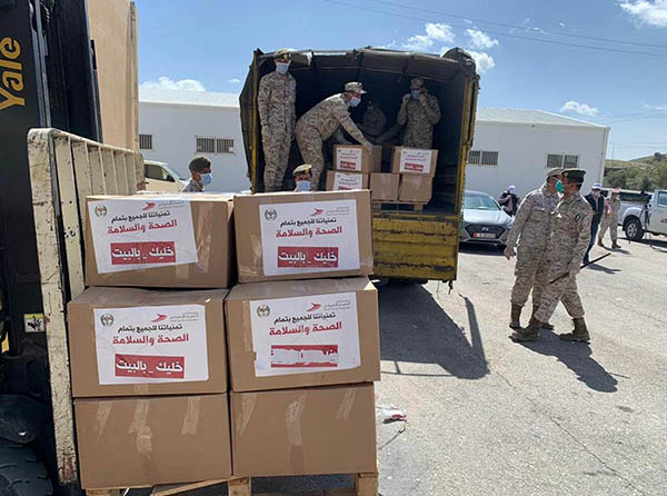 The Social Security Corporation, in cooperation with the Jordan Armed Forces-Arab Army/Military Service Consumer Corporation, began distributing food parcels to underprivileged families across the Kingdom on Sunday (Petra photo)